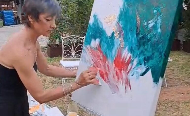  Silvana Vizzini: un viaggio di emozioni e colori nell’arte astratta