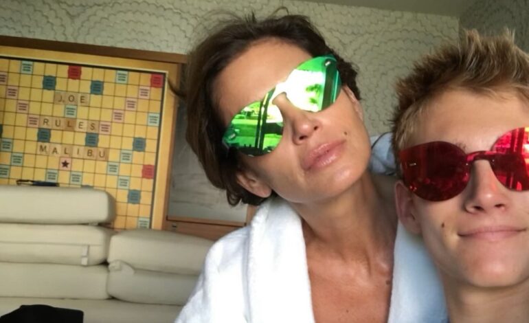  Muore a 27 anni Presley Gerber, figlio di Cindy Crawford