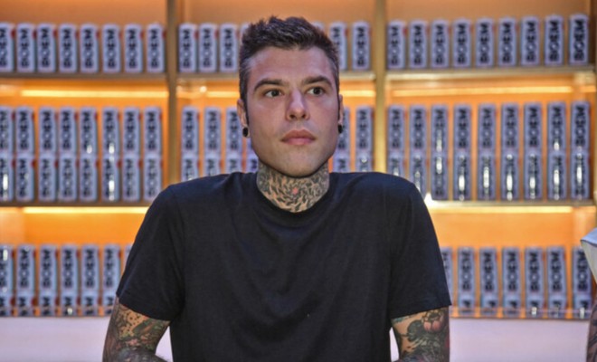  Fedez sfida Marracash e i rapper: «La solidarietà non basta»